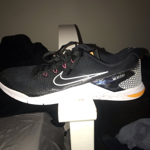 low top kobe shoes